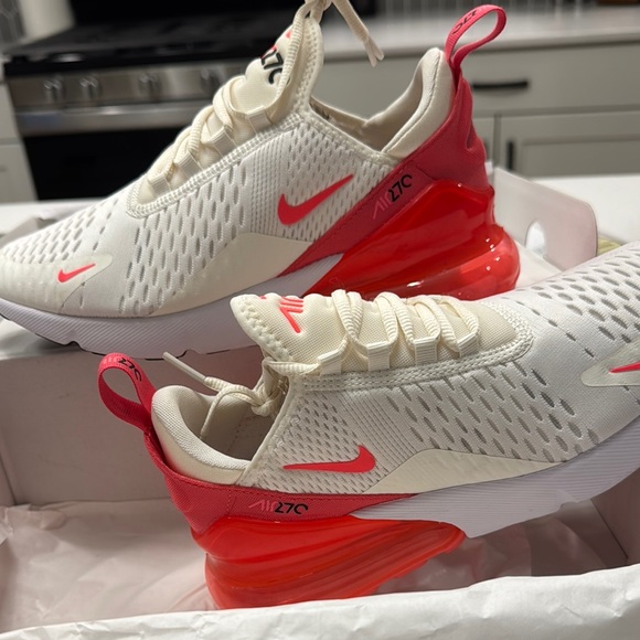Nike Air Max 270 White and Red Sneakers - Picture 3 of 4